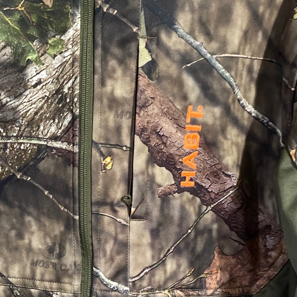 Habit Men's Camo Performance Jacket EUC - Picture 3 of 11